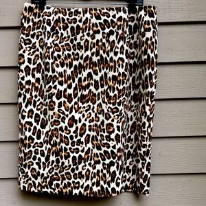 M / L Chico’s Black Label Chico’s Size 2 washable faux suede leopard skirt EUC
